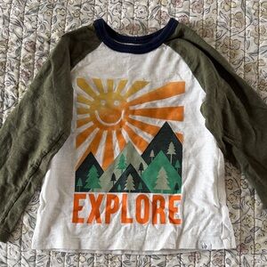 GAP Explore Mountain Scene Raglan - Olive Green and White